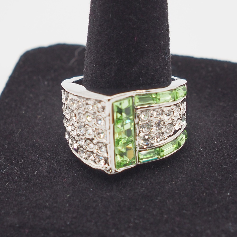 Cocktail Ring 8 Silver Tone Green Baguette Round Rhinestone Pave Glam Regency